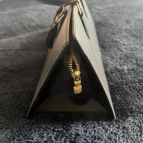 East /West LV bag - Picture 2 of 5